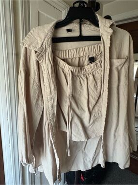 Light Cream Women's 2 piece set - Casual Open Front & shorts